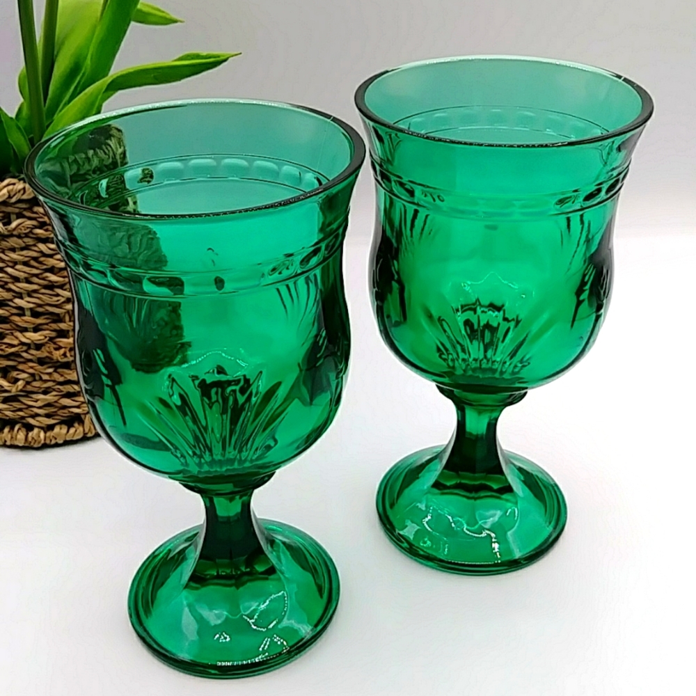 HOLIDAYS! 2 Green Ornate Goblets on pedestal.